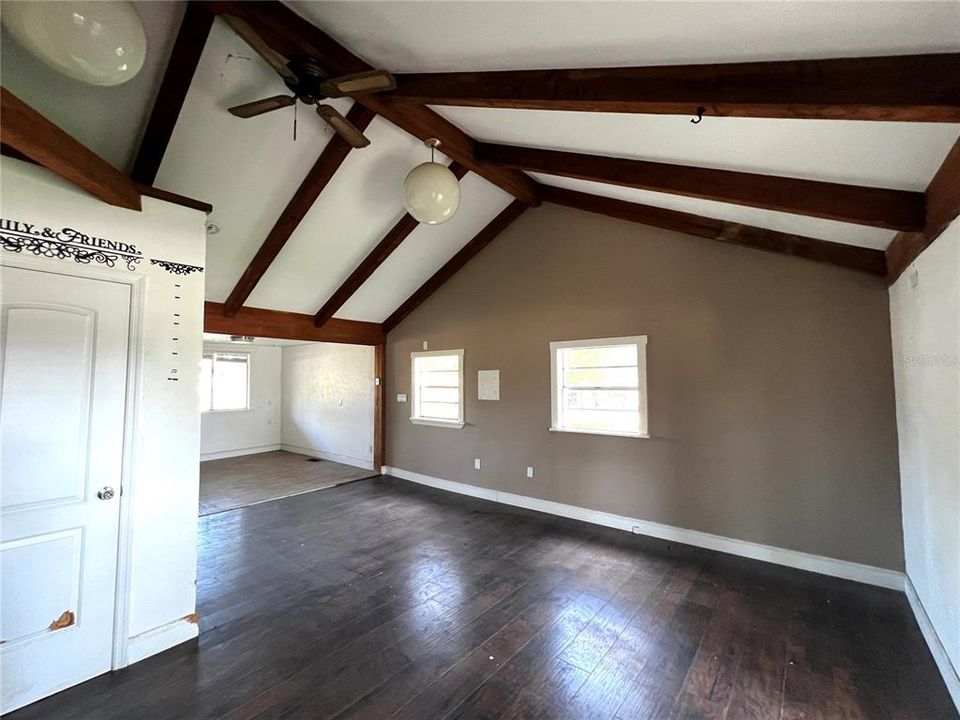 En Venta: $149,850 (3 camas, 3 baños, 1198 Pies cuadrados)