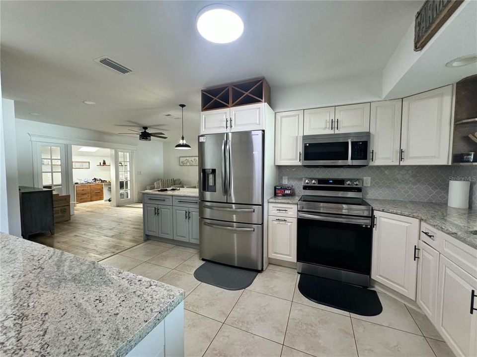 For Rent: $3,000 (3 beds, 2 baths, 1834 Square Feet)