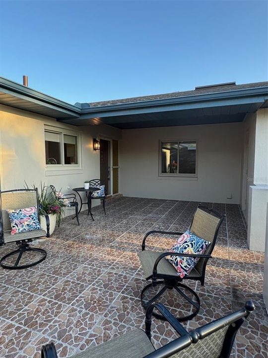 Active With Contract: $252,500 (2 beds, 2 baths, 1731 Square Feet)