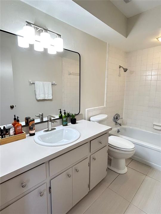 Active With Contract: $252,500 (2 beds, 2 baths, 1731 Square Feet)