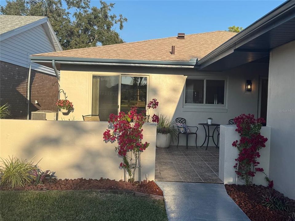 Active With Contract: $252,500 (2 beds, 2 baths, 1731 Square Feet)