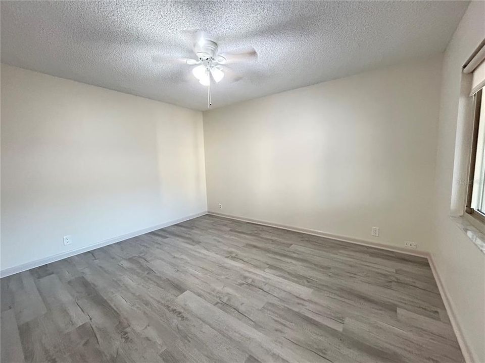 Active With Contract: $252,500 (2 beds, 2 baths, 1731 Square Feet)