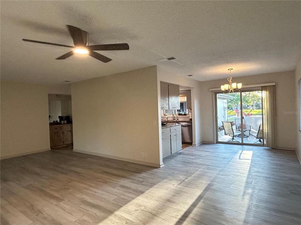 Active With Contract: $252,500 (2 beds, 2 baths, 1731 Square Feet)