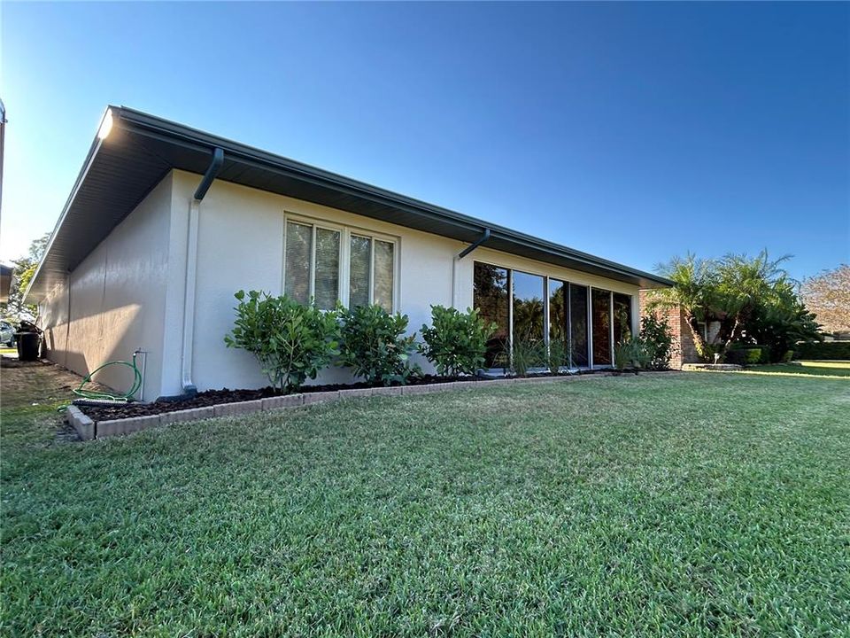 Active With Contract: $252,500 (2 beds, 2 baths, 1731 Square Feet)