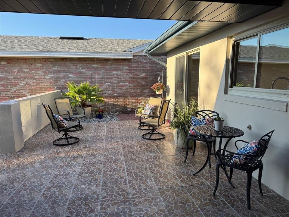 Active With Contract: $252,500 (2 beds, 2 baths, 1731 Square Feet)