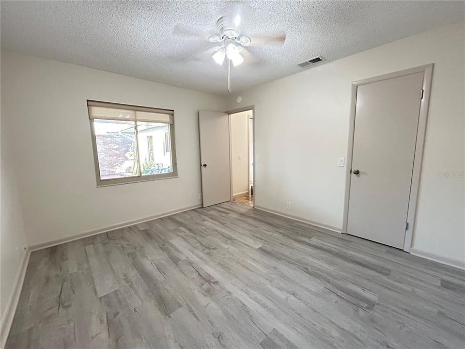 Active With Contract: $252,500 (2 beds, 2 baths, 1731 Square Feet)