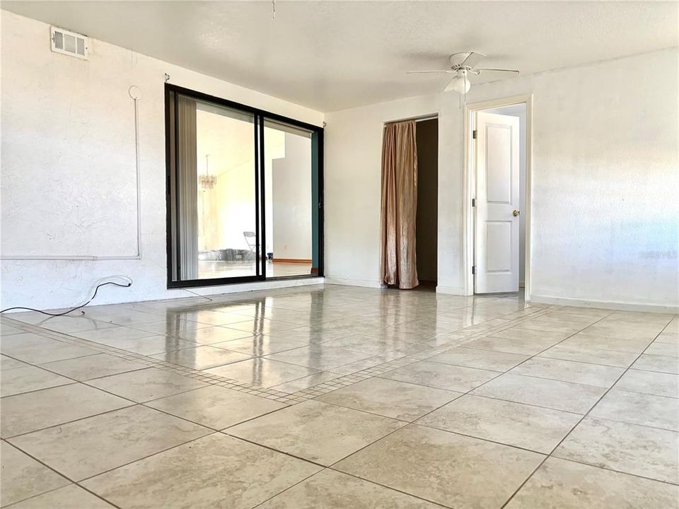 For Sale: $330,000 (3 beds, 3 baths, 1508 Square Feet)