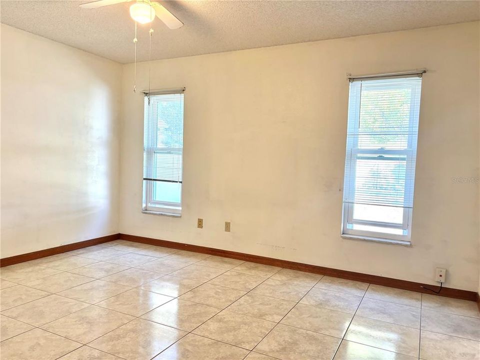 For Sale: $330,000 (3 beds, 3 baths, 1508 Square Feet)