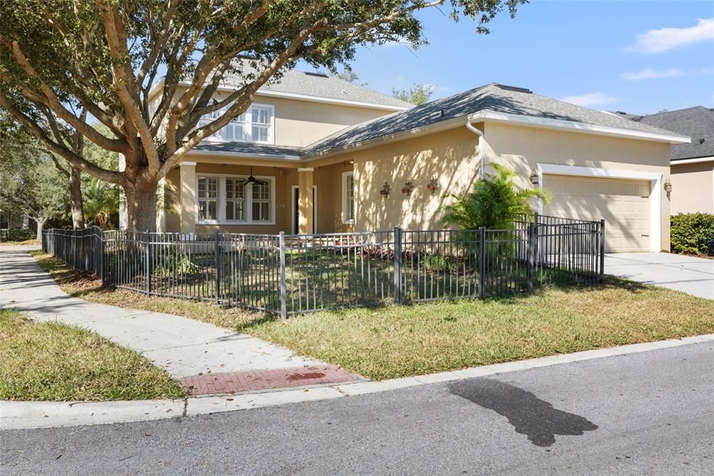 For Sale: $600,000 (4 beds, 3 baths, 2952 Square Feet)