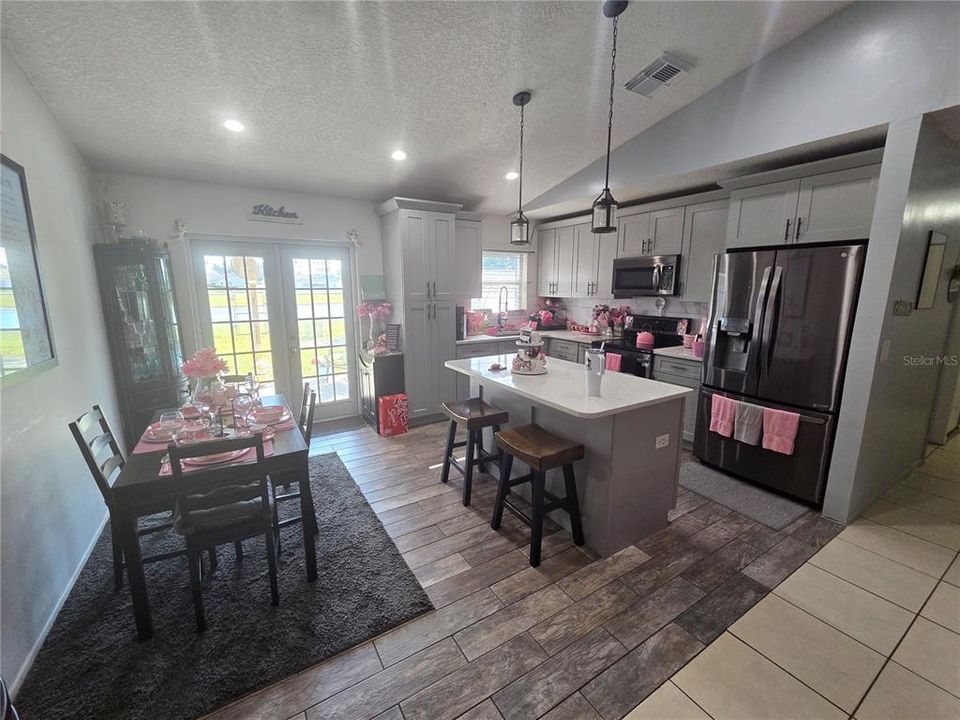 For Sale: $350,000 (4 beds, 2 baths, 1390 Square Feet)