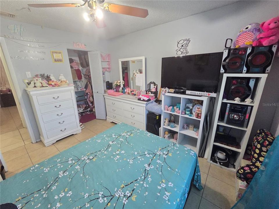 For Sale: $350,000 (4 beds, 2 baths, 1390 Square Feet)