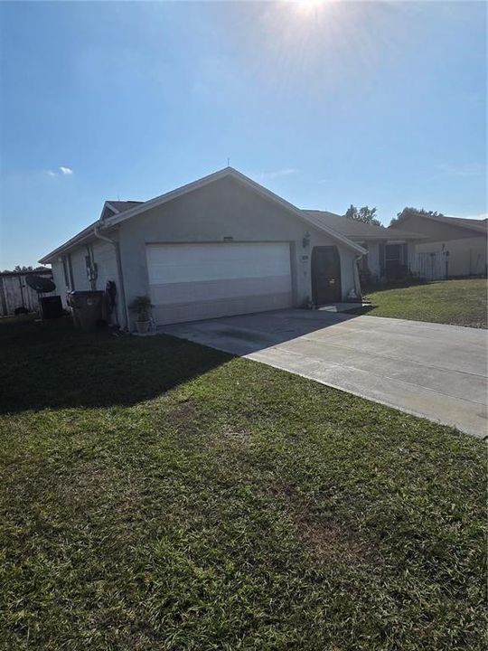 For Sale: $350,000 (4 beds, 2 baths, 1390 Square Feet)