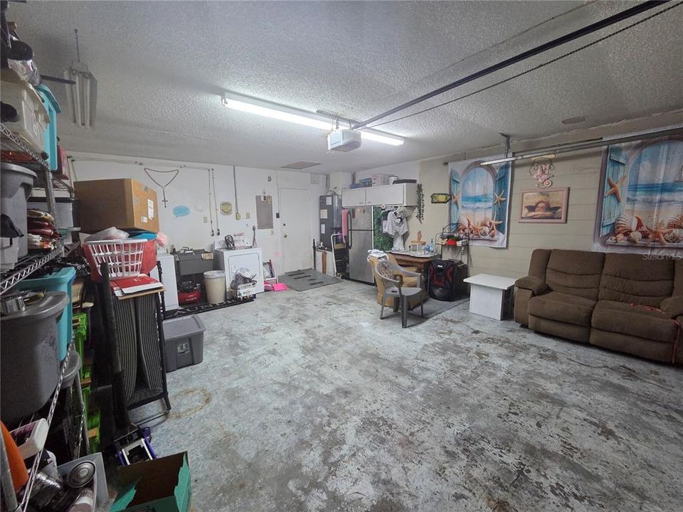 For Sale: $350,000 (4 beds, 2 baths, 1390 Square Feet)