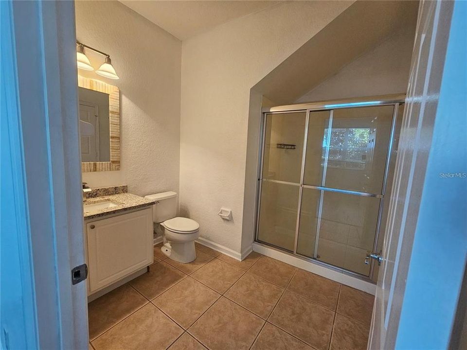 合同活跃: $349,900 (3 贝兹, 3 浴室, 1824 平方英尺)