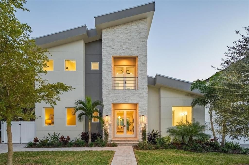 На продажу: $1,775,000 (6 спален, 4 ванн, 2743 Квадратных фут)