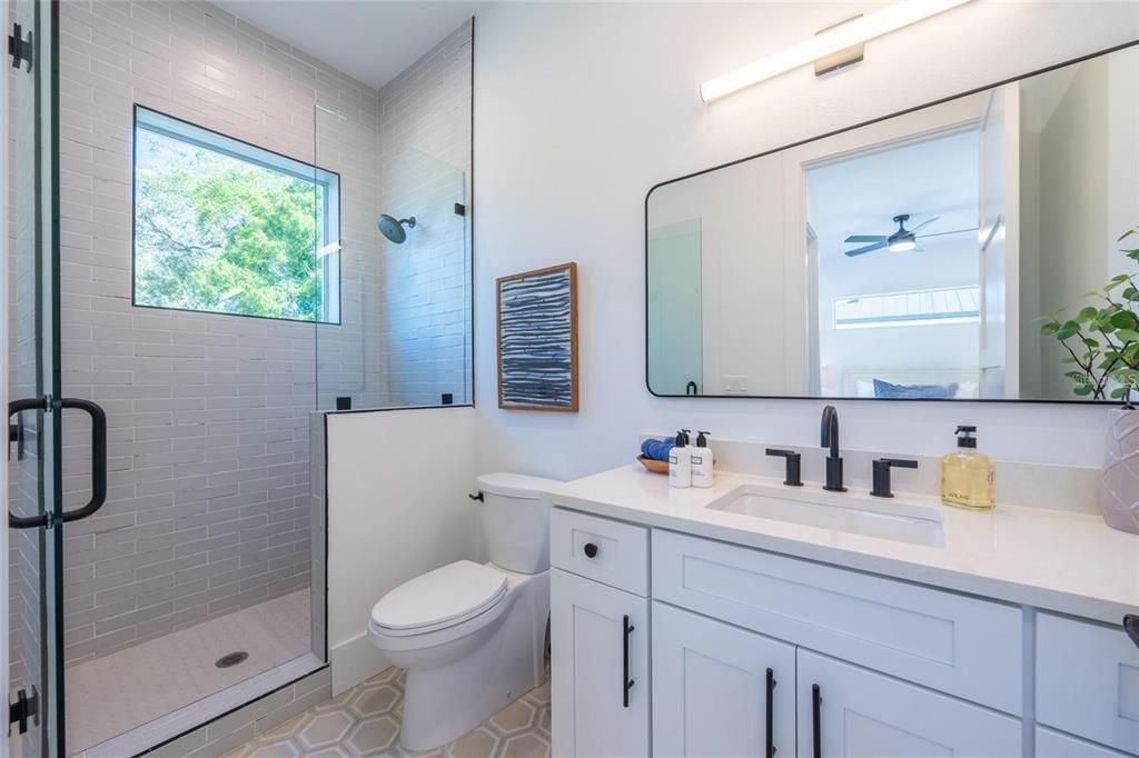 На продажу: $1,775,000 (6 спален, 4 ванн, 2743 Квадратных фут)