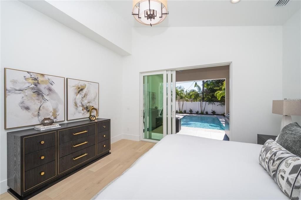 На продажу: $1,775,000 (6 спален, 4 ванн, 2743 Квадратных фут)