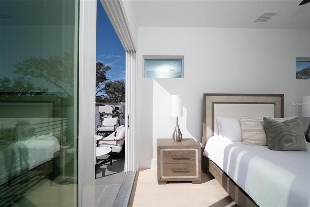 На продажу: $1,775,000 (6 спален, 4 ванн, 2743 Квадратных фут)