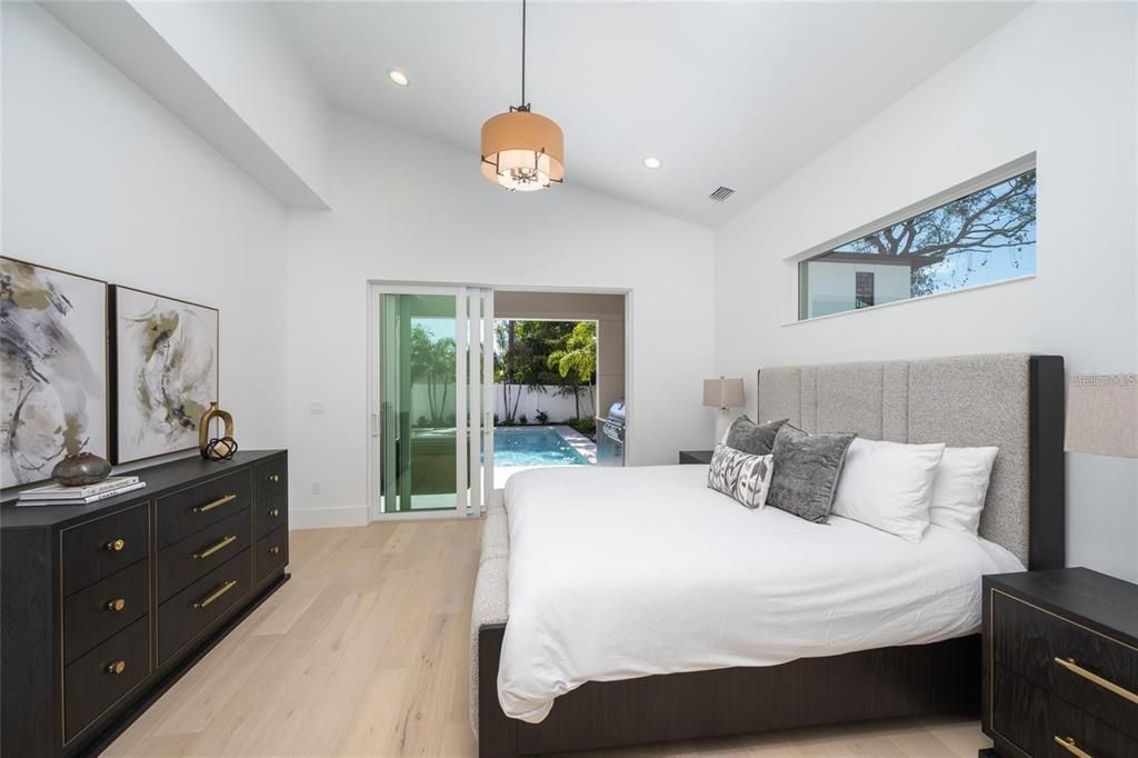 На продажу: $1,775,000 (6 спален, 4 ванн, 2743 Квадратных фут)