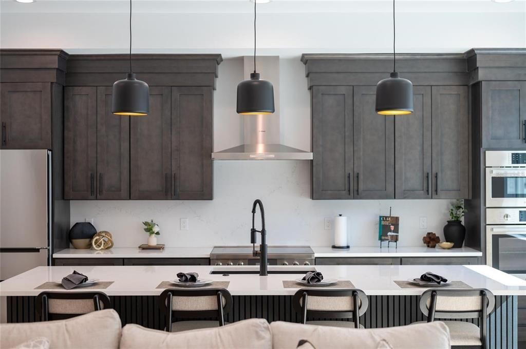 На продажу: $1,775,000 (6 спален, 4 ванн, 2743 Квадратных фут)