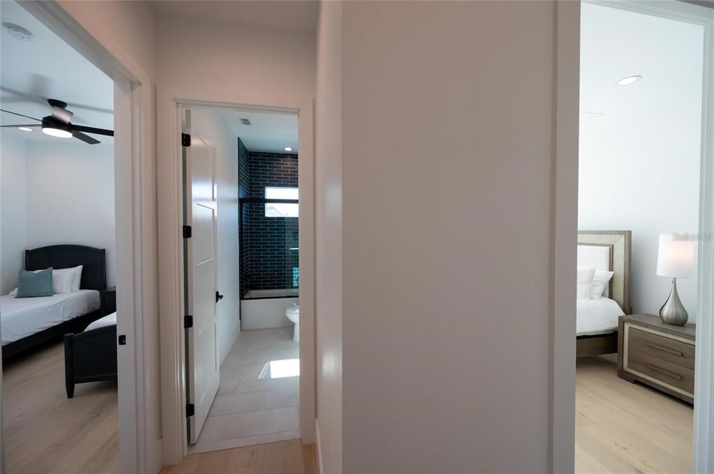 На продажу: $1,775,000 (6 спален, 4 ванн, 2743 Квадратных фут)