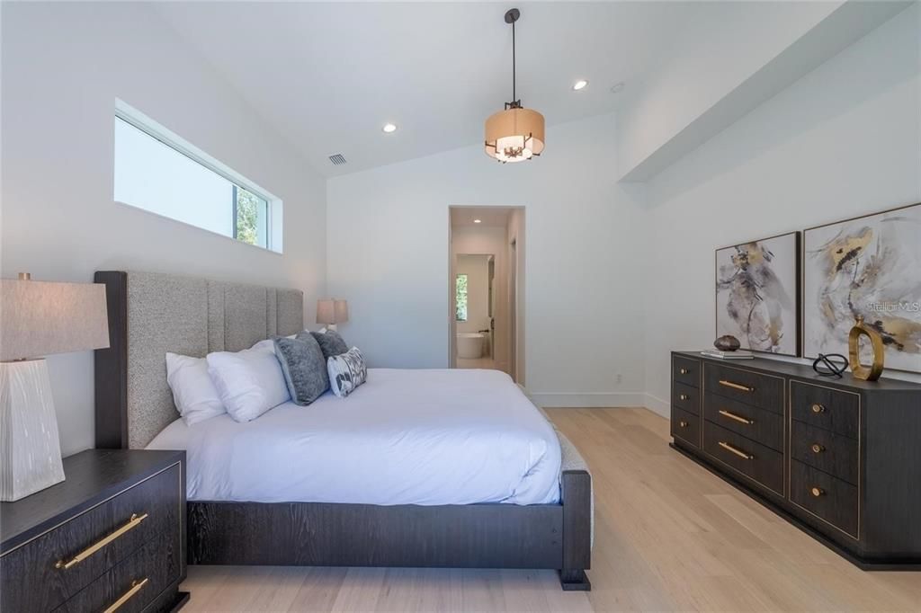 На продажу: $1,775,000 (6 спален, 4 ванн, 2743 Квадратных фут)