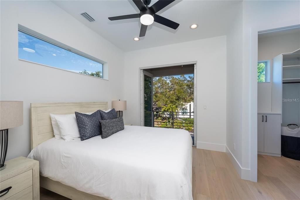 На продажу: $1,775,000 (6 спален, 4 ванн, 2743 Квадратных фут)