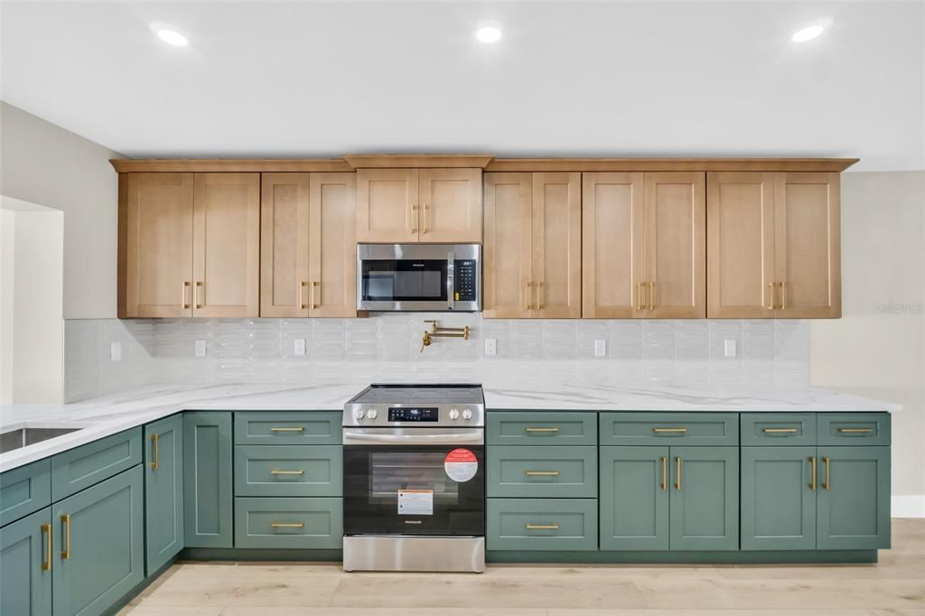 For Sale: $675,000 (4 beds, 2 baths, 1949 Square Feet)