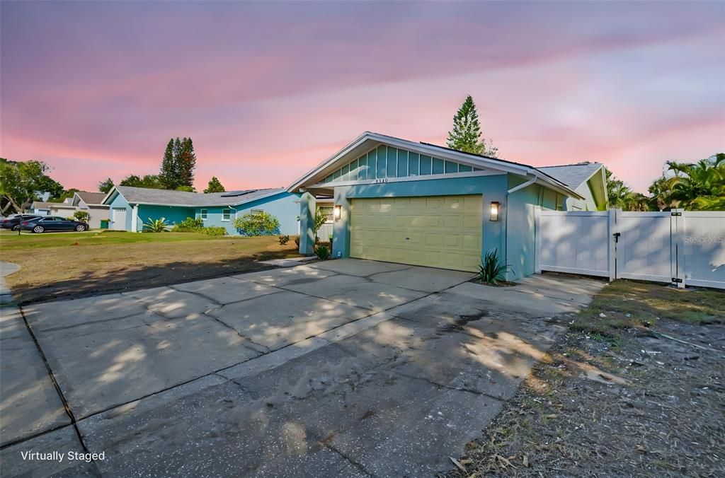 For Sale: $675,000 (4 beds, 2 baths, 1949 Square Feet)