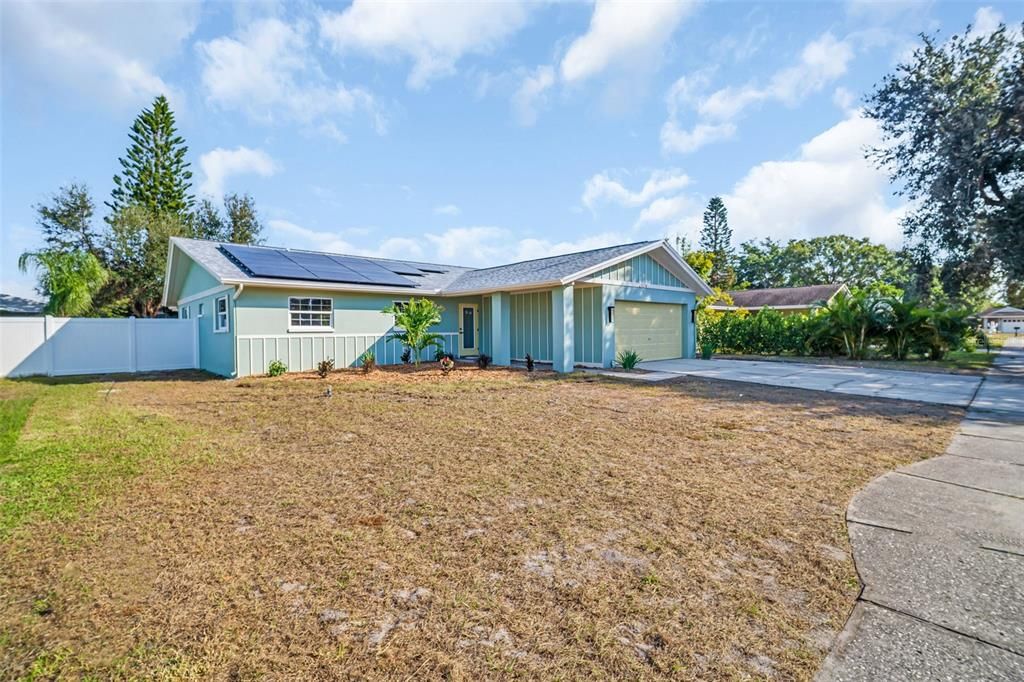 For Sale: $675,000 (4 beds, 2 baths, 1949 Square Feet)