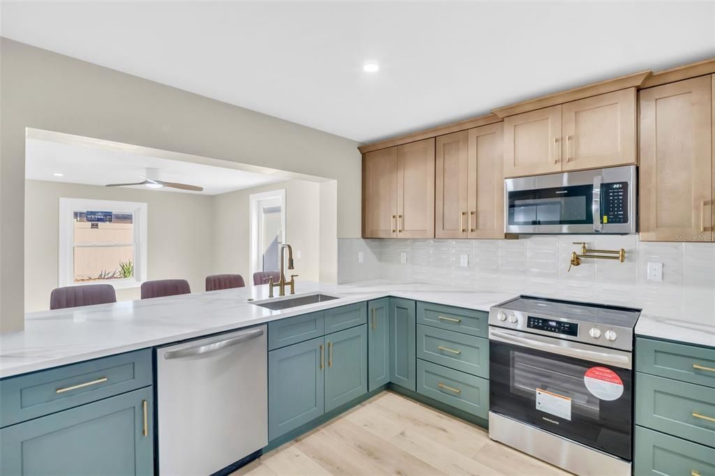 For Sale: $675,000 (4 beds, 2 baths, 1949 Square Feet)