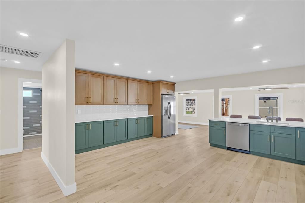 For Sale: $675,000 (4 beds, 2 baths, 1949 Square Feet)