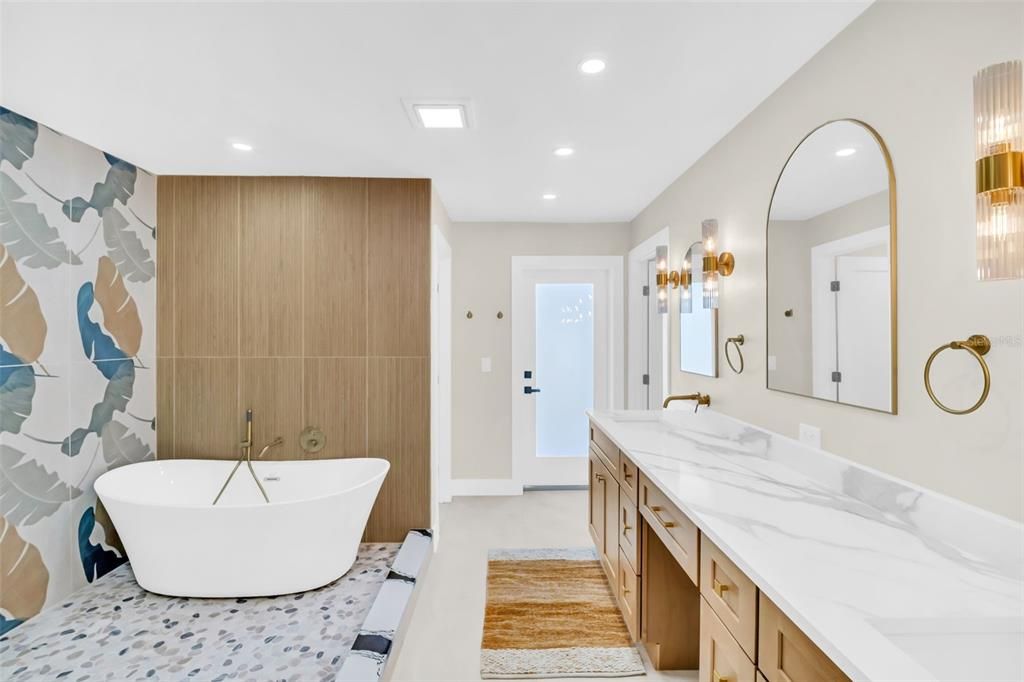 For Sale: $675,000 (4 beds, 2 baths, 1949 Square Feet)