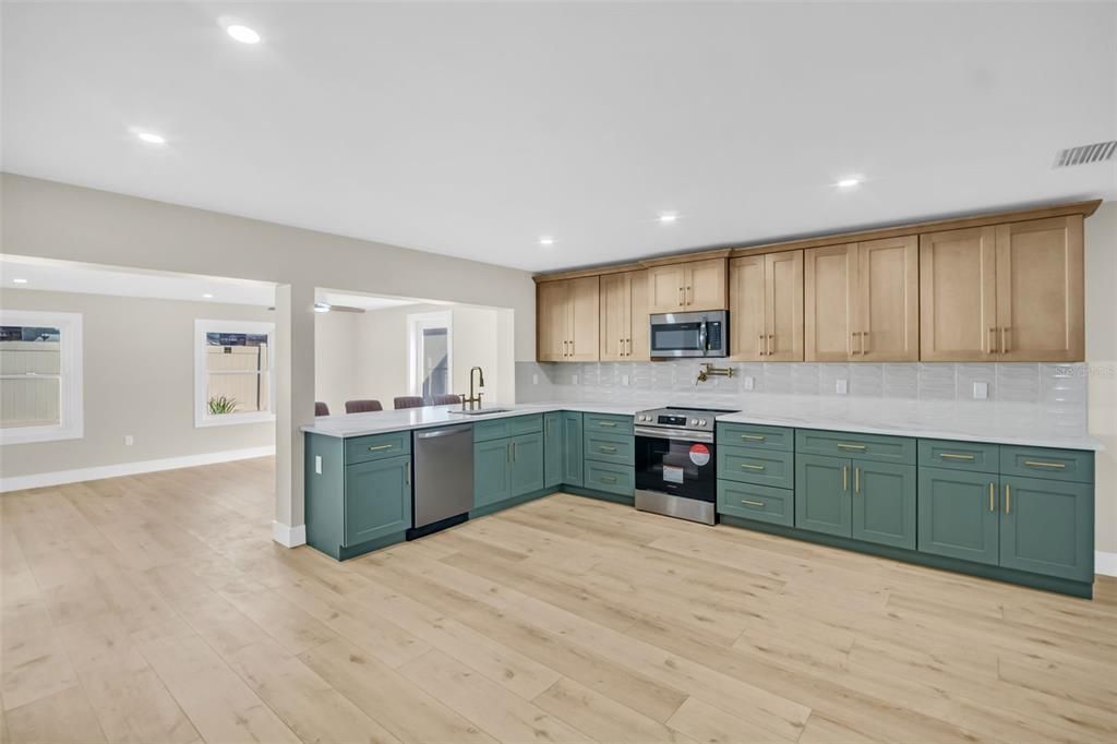 For Sale: $675,000 (4 beds, 2 baths, 1949 Square Feet)