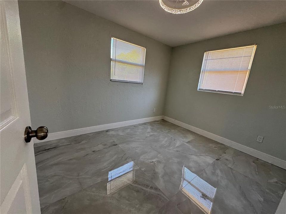 出租: $2,200 (3 贝兹, 2 浴室, 1005 平方英尺)