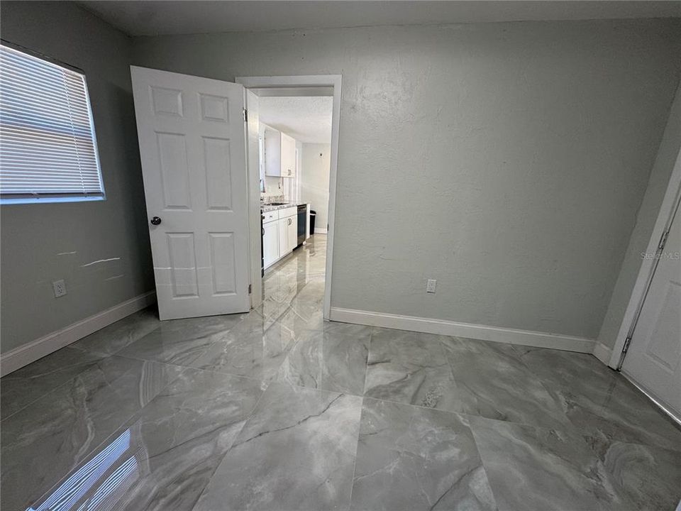 出租: $2,200 (3 贝兹, 2 浴室, 1005 平方英尺)