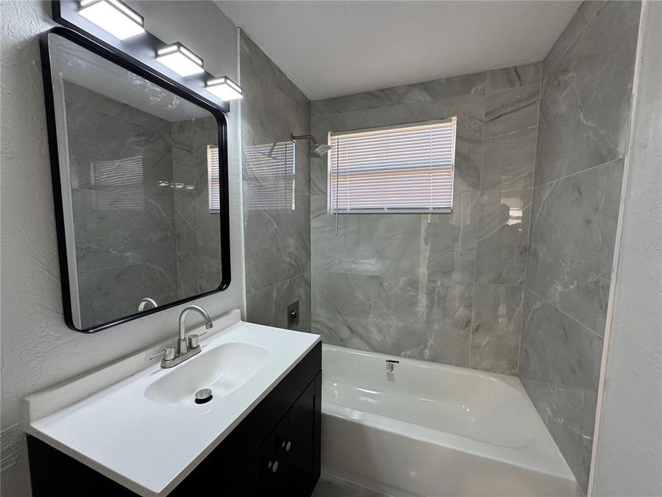 出租: $2,200 (3 贝兹, 2 浴室, 1005 平方英尺)