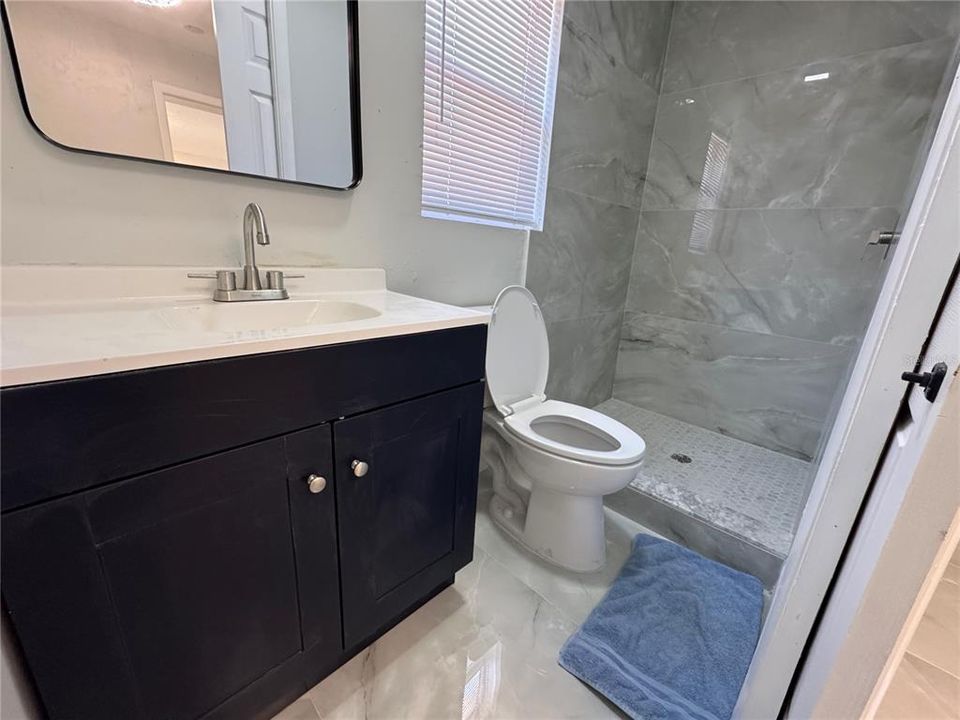 出租: $2,200 (3 贝兹, 2 浴室, 1005 平方英尺)