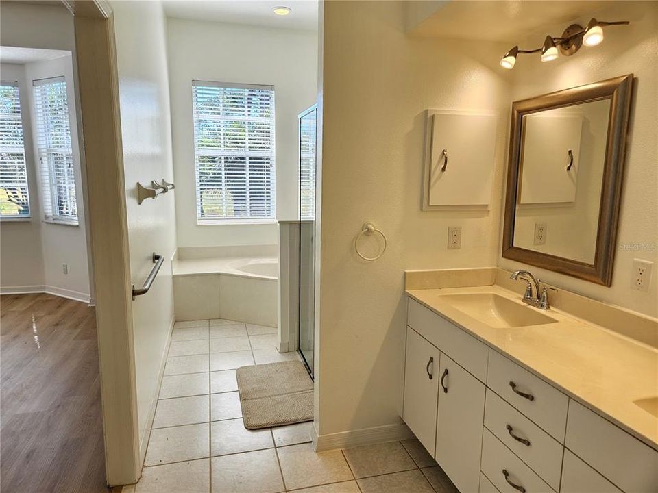 出租: $2,400 (3 贝兹, 2 浴室, 1860 平方英尺)