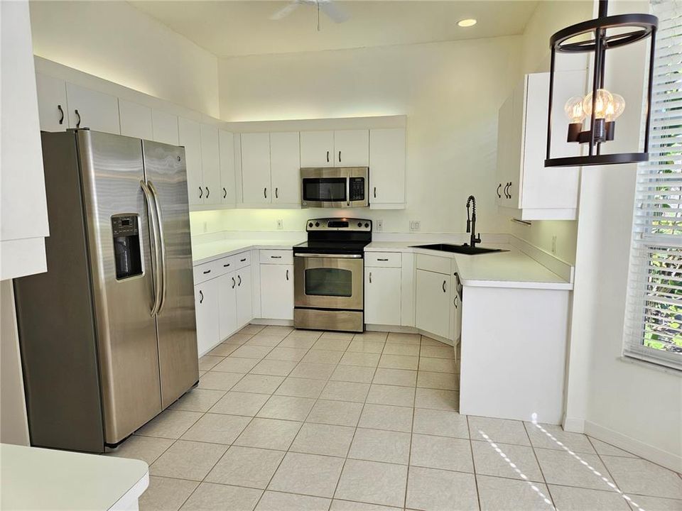 出租: $2,400 (3 贝兹, 2 浴室, 1860 平方英尺)