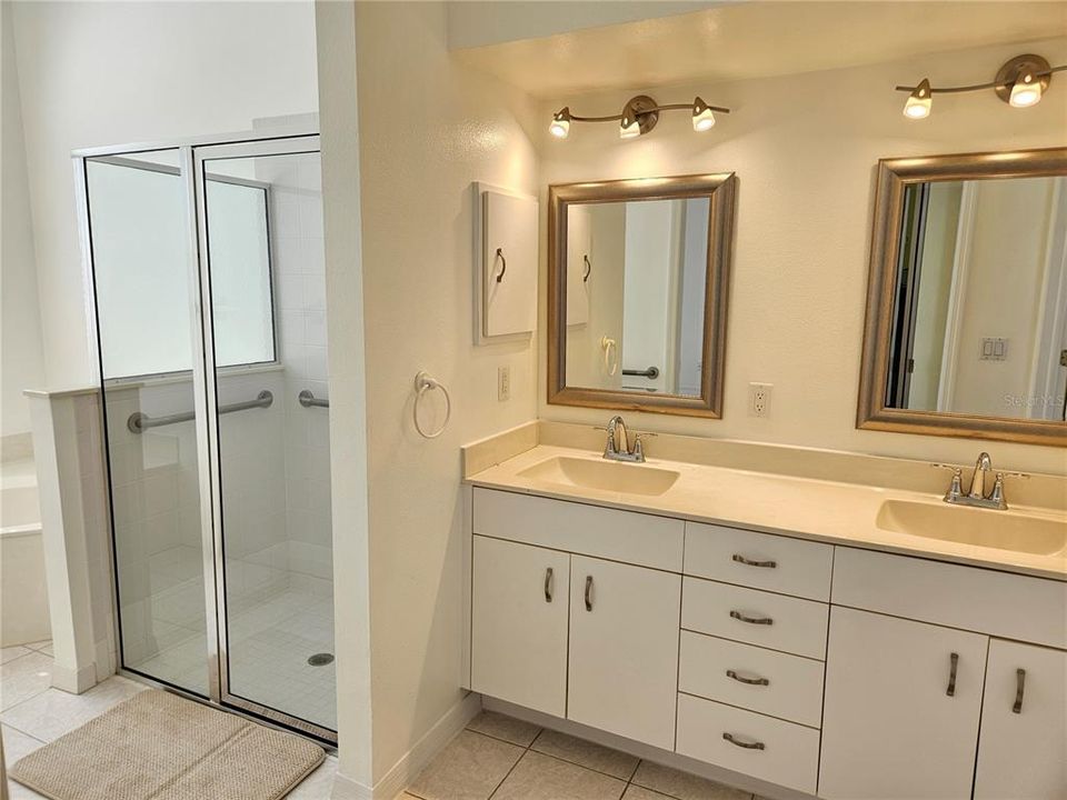 出租: $2,400 (3 贝兹, 2 浴室, 1860 平方英尺)