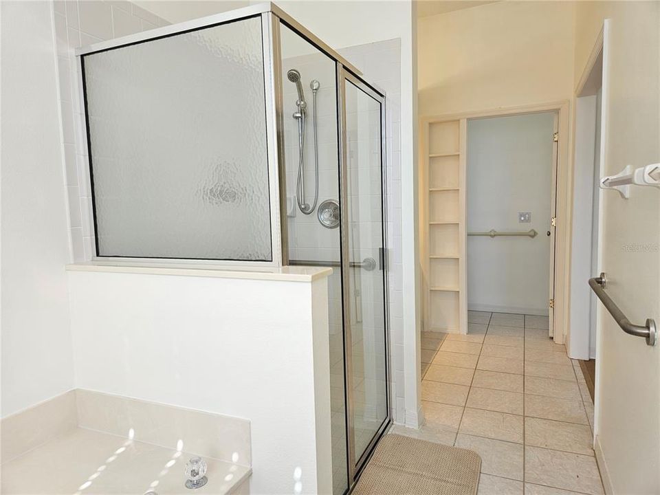 出租: $2,400 (3 贝兹, 2 浴室, 1860 平方英尺)