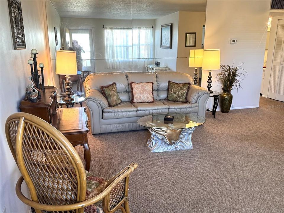 待售: $92,900 (1 贝兹, 1 浴室, 600 平方英尺)