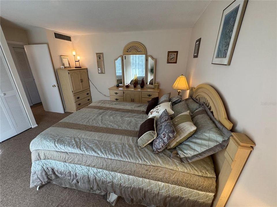 待售: $92,900 (1 贝兹, 1 浴室, 600 平方英尺)