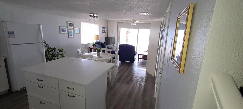 En Renta: $2,975 (2 camas, 2 baños, 1020 Pies cuadrados)