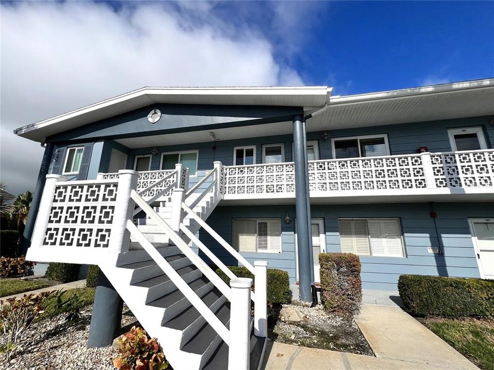 出租: $1,800 (2 贝兹, 1 浴室, 780 平方英尺)