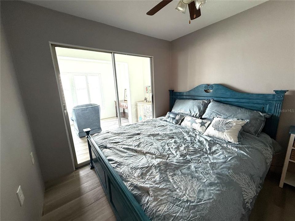 出租: $1,800 (2 贝兹, 1 浴室, 780 平方英尺)