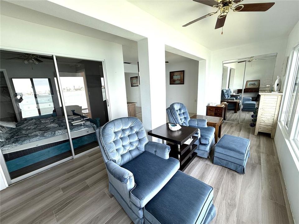 出租: $1,800 (2 贝兹, 1 浴室, 780 平方英尺)