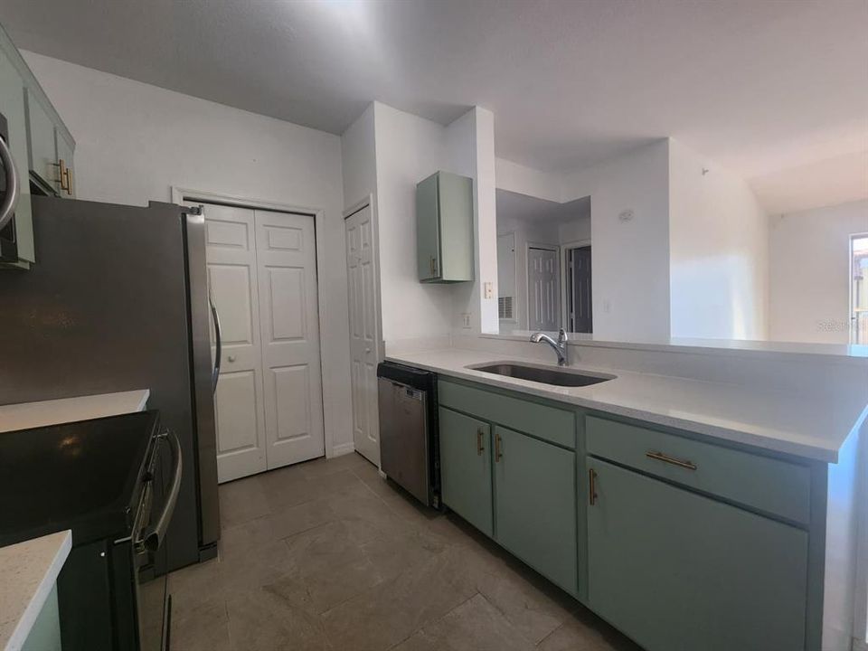 待售: $279,000 (3 贝兹, 2 浴室, 1232 平方英尺)