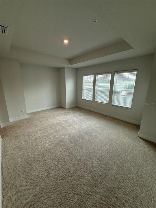 En Renta: $3,950 (3 camas, 3 baños, 1952 Pies cuadrados)